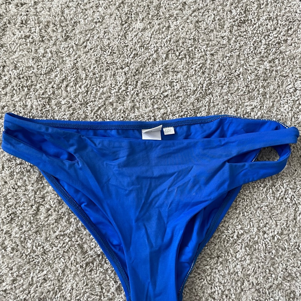 Bundle of L*Space Bikini Bottoms (size M) - Picture 5 of 5